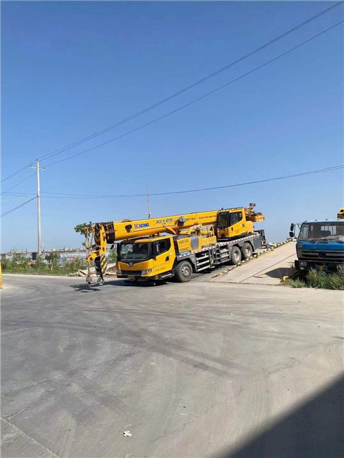 伊宁县吊车作业时，可能会产生哪些额外收费项目？