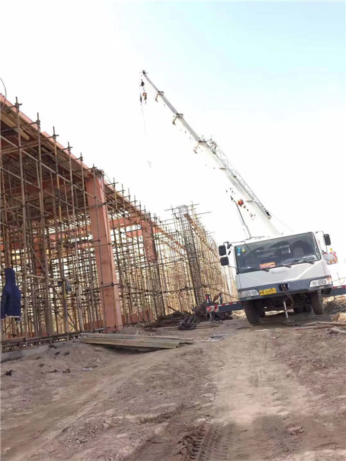 伊宁县吊车作业的安全注意事项有哪些？